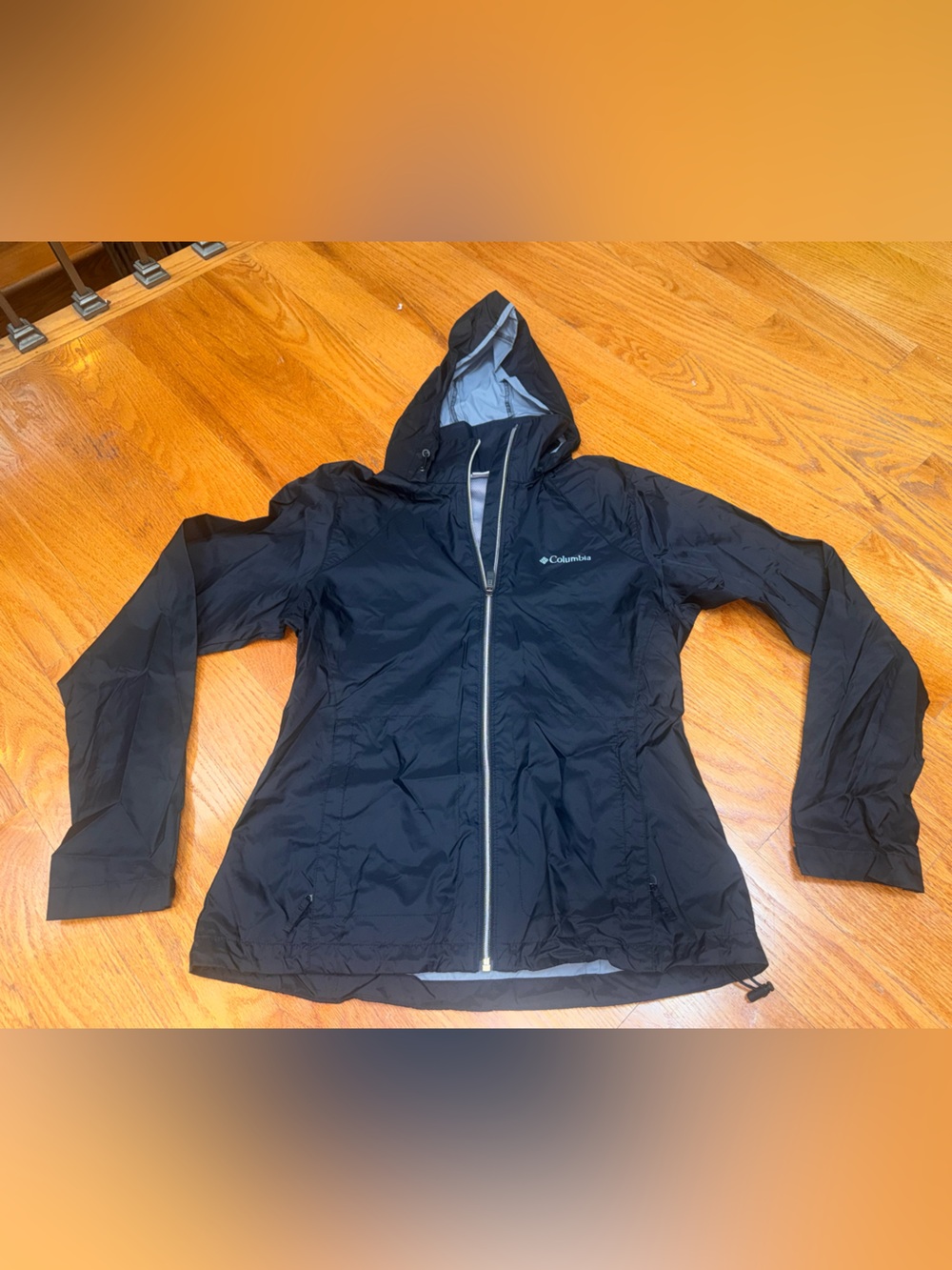Columbia Black Hooded Shell Jacket with Light Gray Lining🎈